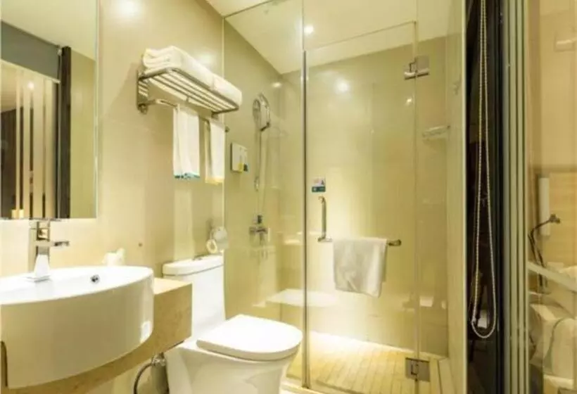 Hotelli City Comfort Inn Yingcheng Railway Station Shanghe Square