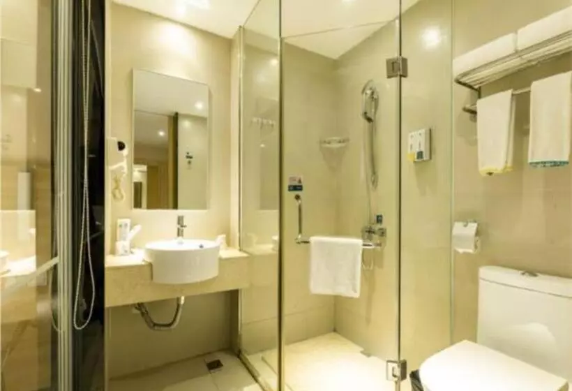 Hotelli City Comfort Inn Yingcheng Railway Station Shanghe Square