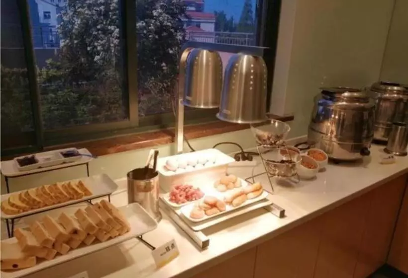 Hotelli City Comfort Inn Yingcheng Railway Station Shanghe Square