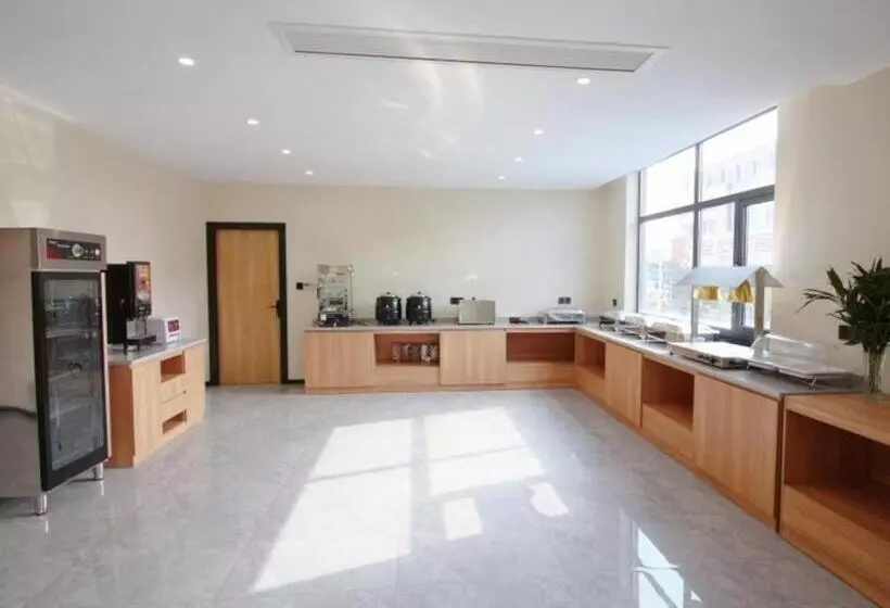 Hotelli Greentree Inn Express Zhangjiagang Hexing Town Shazhou Professional Institue Of Technology