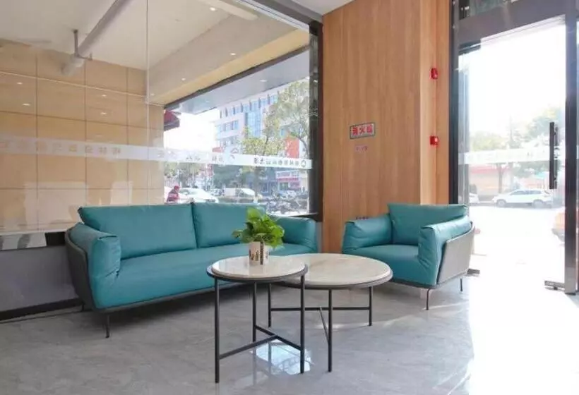 Hotelli Greentree Inn Express Zhangjiagang Hexing Town Shazhou Professional Institue Of Technology
