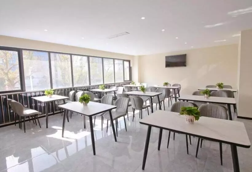 Hotelli Greentree Inn Express Zhangjiagang Hexing Town Shazhou Professional Institue Of Technology