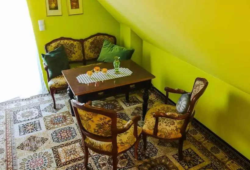 Bed and Breakfast Amd Chalet