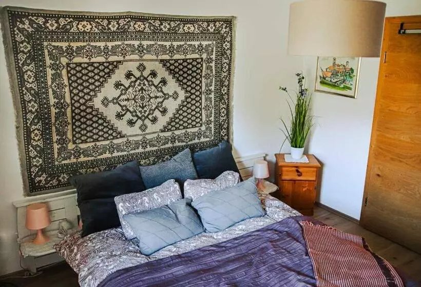 Bed and Breakfast Amd Chalet