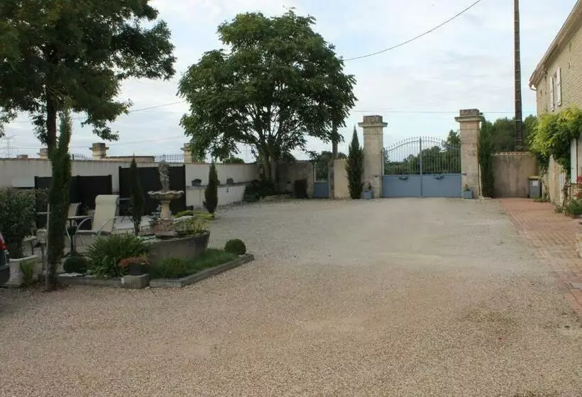 Aamiaismajoitus (B&B) Le Logis D Antigny