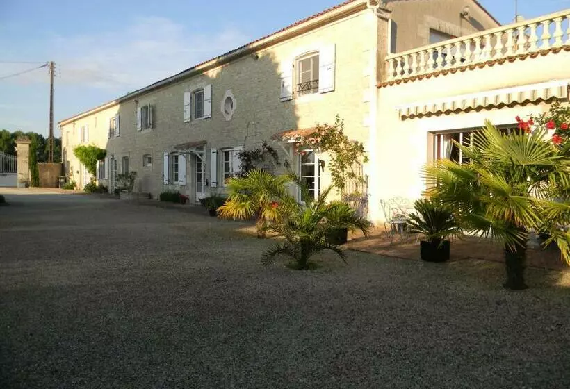 Aamiaismajoitus (B&B) Le Logis D Antigny