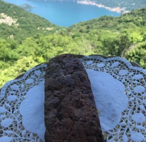 Larium Bed & Breakfast   Pigra