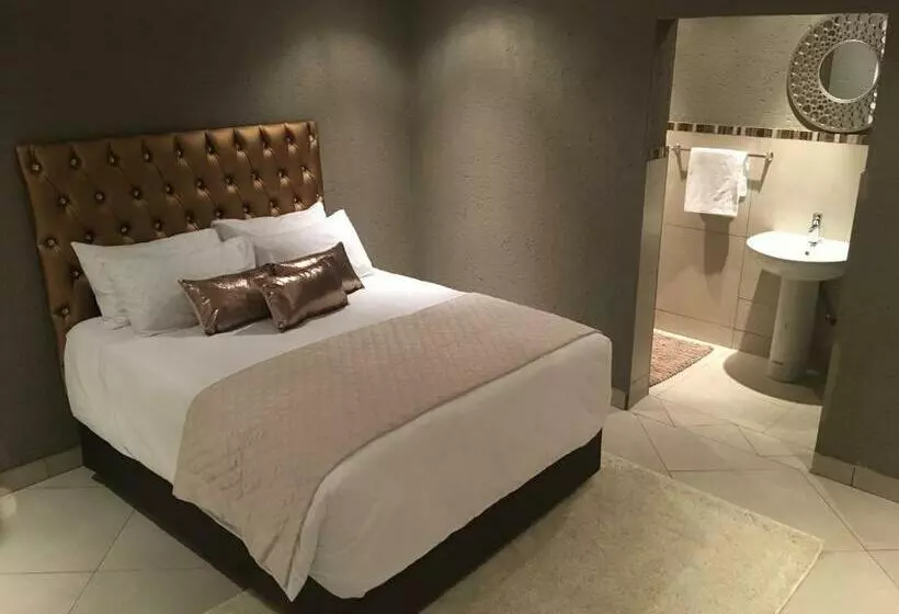 ペンション Charli’s Lodge