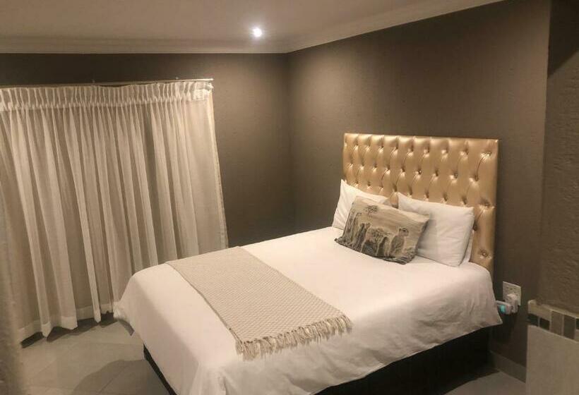 膳宿费 Charli’s Lodge