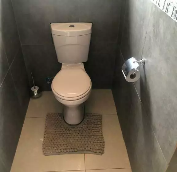 ペンション Charli’s Lodge