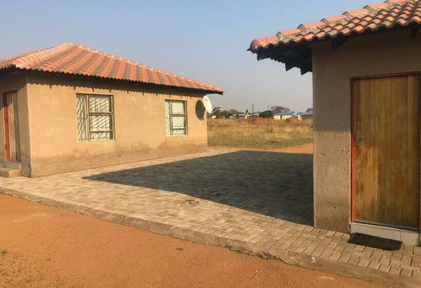 膳宿费 Charli’s Lodge