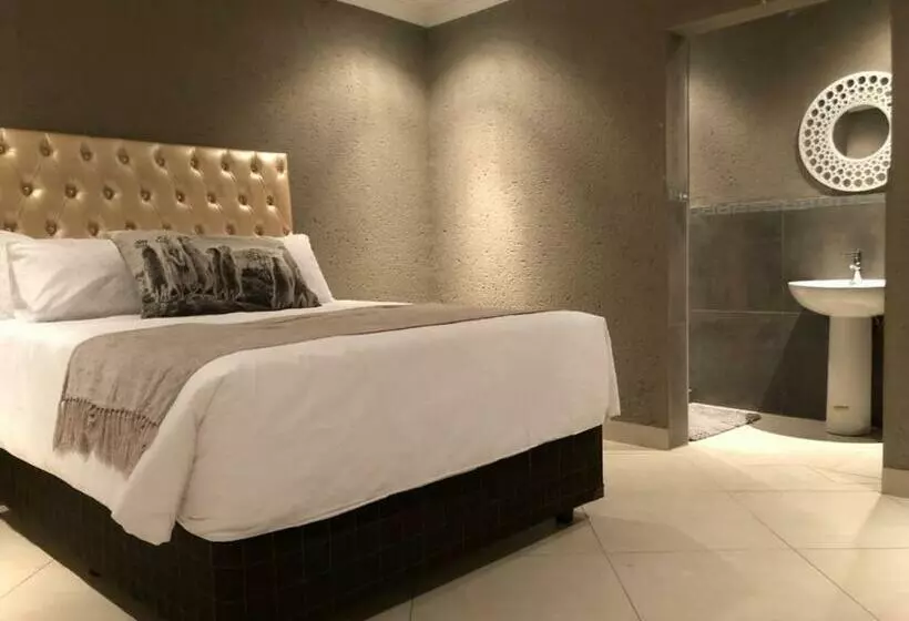 ペンション Charli’s Lodge