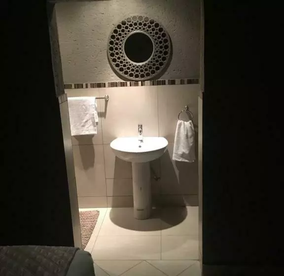 ペンション Charli’s Lodge