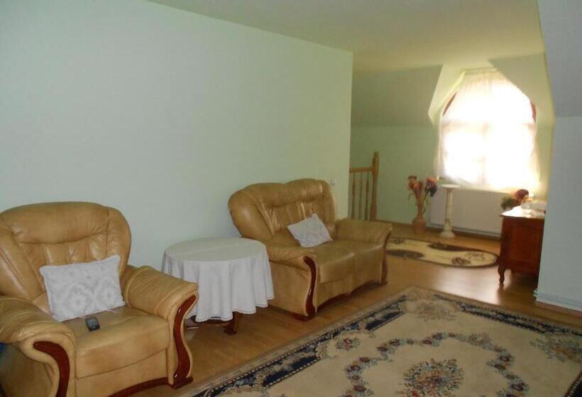 펜션 Tünde Vendégház