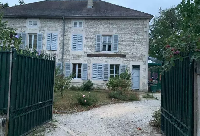 ベッドアンドブレックファースト Chambres D Hôtes Dans Une Maison De Caractère