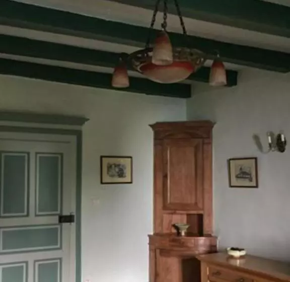 ベッドアンドブレックファースト Château De Sothonod