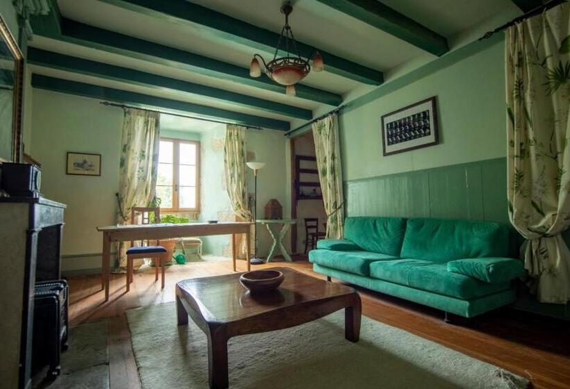 ベッドアンドブレックファースト Château De Sothonod