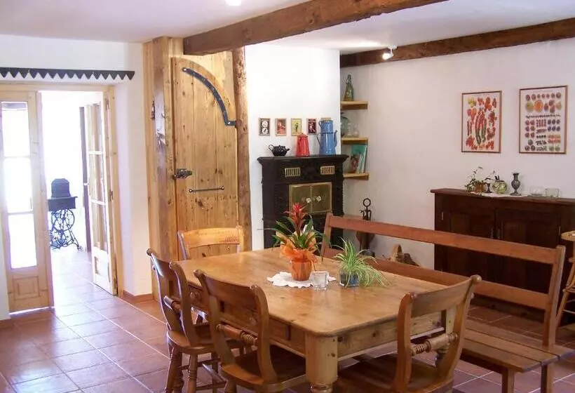 Aamiaismajoitus (B&B) Domaine De Las Planques