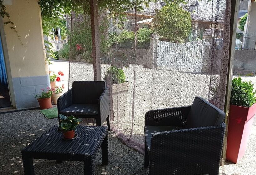 هتل L  Auberge Campagnarde, Lourdes