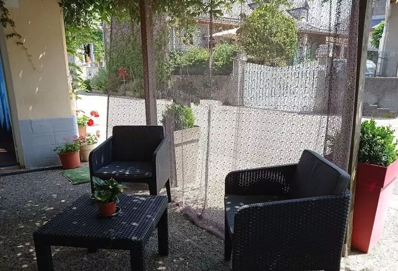 Hotelli L  Auberge Campagnarde, Lourdes