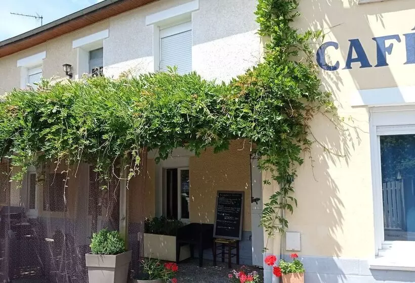 Hotelli L  Auberge Campagnarde, Lourdes