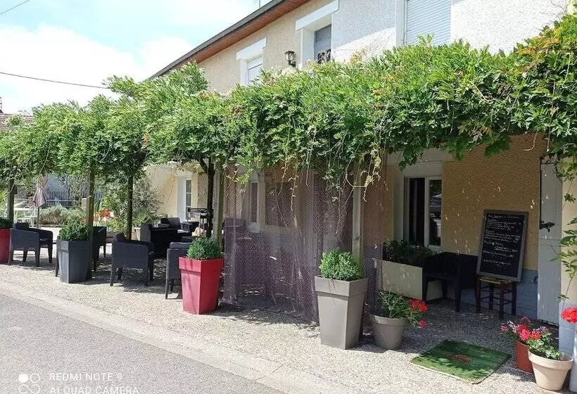 Hotelli L  Auberge Campagnarde, Lourdes