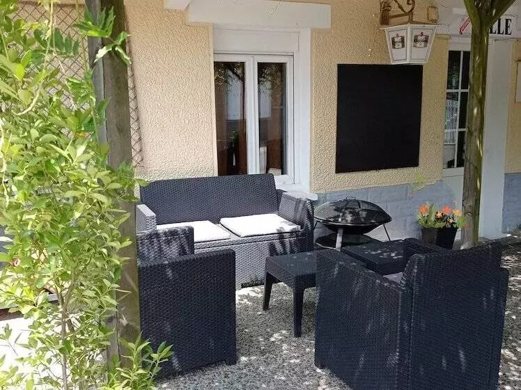 Hotelli L  Auberge Campagnarde, Lourdes