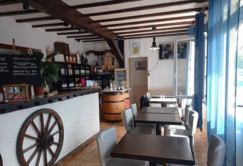 هتل L  Auberge Campagnarde, Lourdes