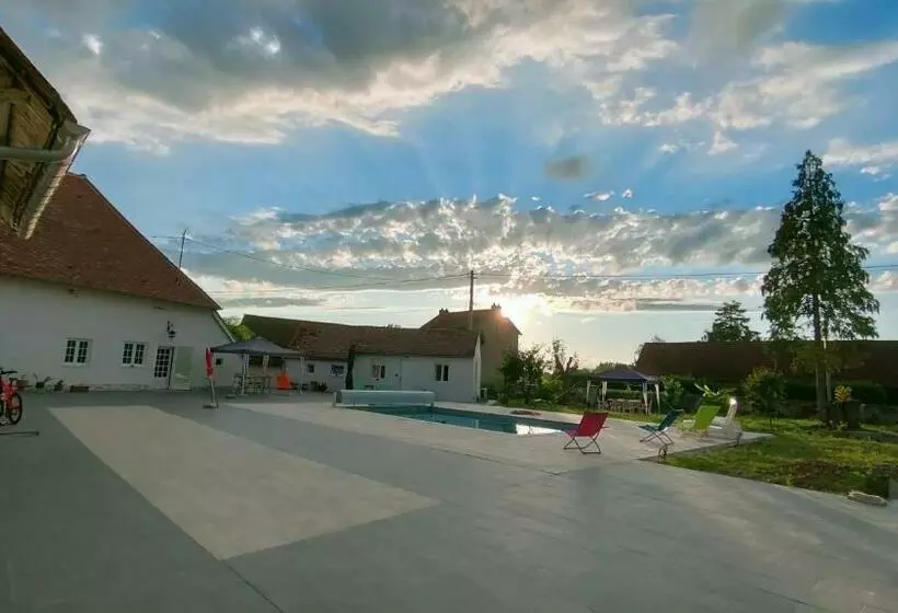 Majatalo Domaine Ravy La Camélia