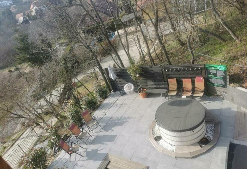 פנסיון Illaberek Vendégház