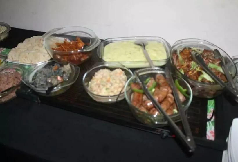 Majatalo Nogixa Lodge