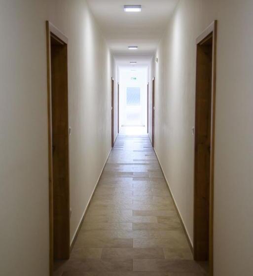 ペンション Penzion V Rodinném Vinařství Kadubcovi