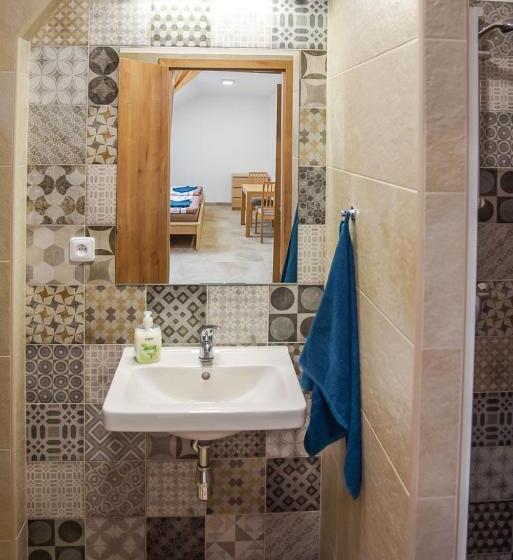 ペンション Penzion V Rodinném Vinařství Kadubcovi