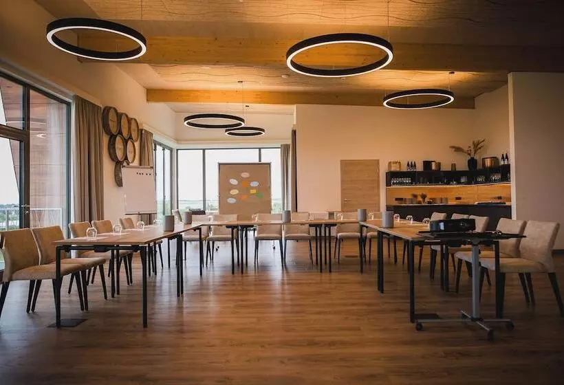 Weinzuhause Hotel Restaurant Vinothek