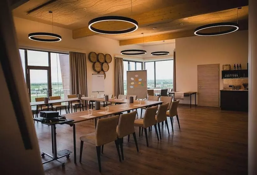 Weinzuhause Hotel Restaurant Vinothek