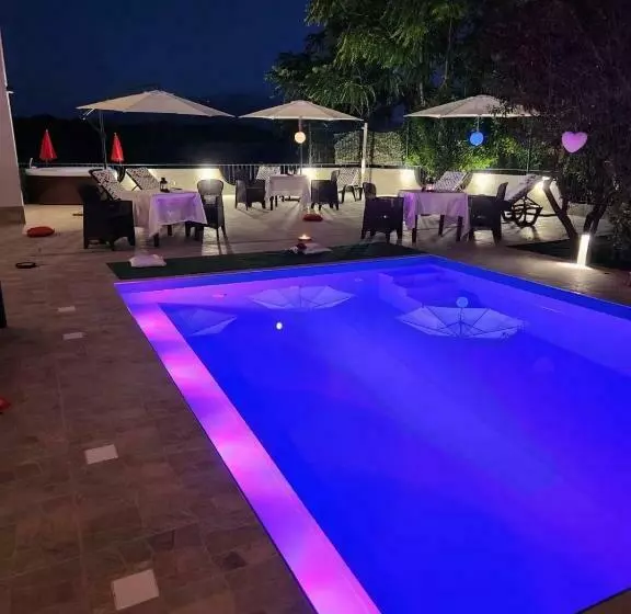 ベッドアンドブレックファースト Andale Suitespa