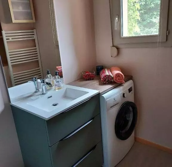 Aamiaismajoitus (B&B) A 5 Min De Beaune, Logement Tout Confort Au Calme