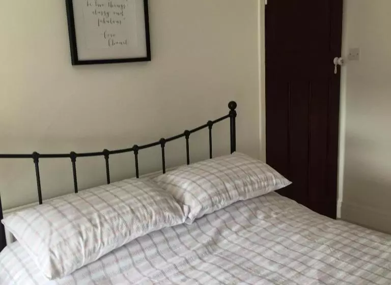 تختخواب و صبحانه Dunedin House Nedderton Village Bedling