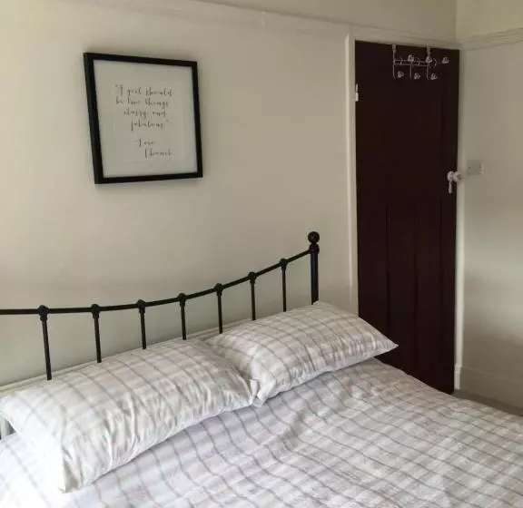 تختخواب و صبحانه Dunedin House Nedderton Village Bedling