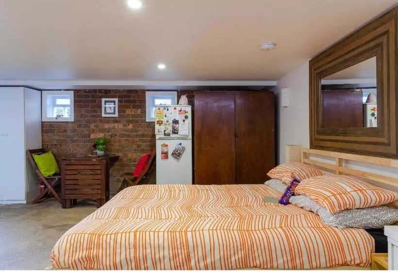 Aamiaismajoitus (B&B) Modern & Homely Comfort