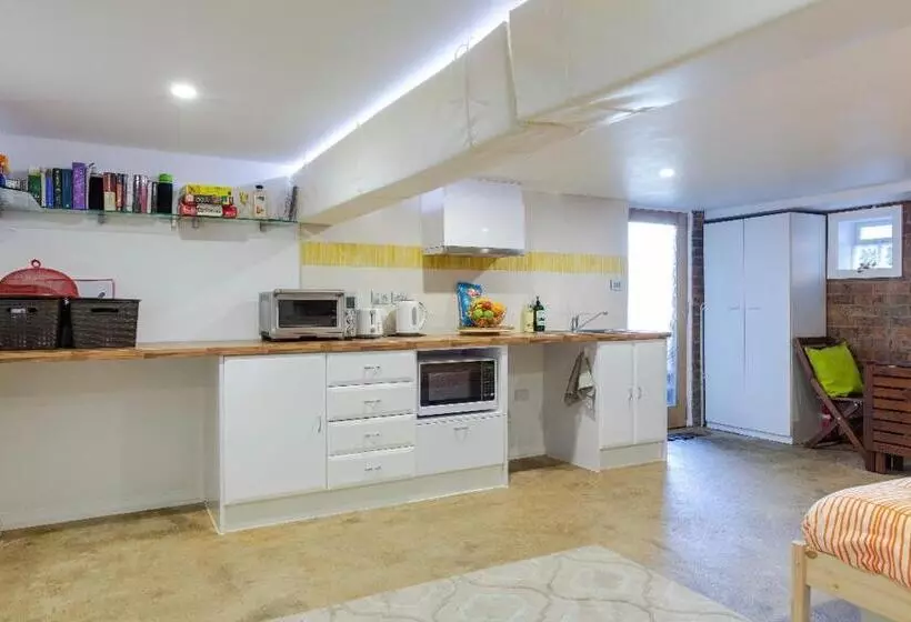 Aamiaismajoitus (B&B) Modern & Homely Comfort