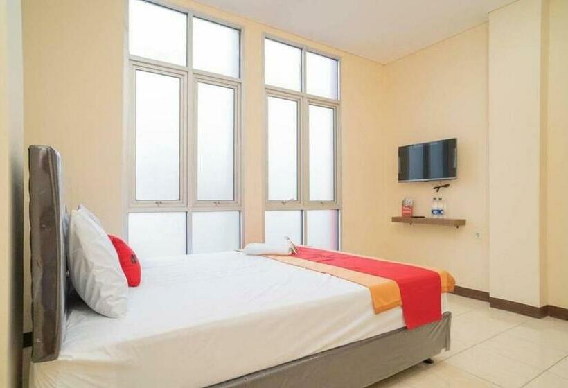 בית מלון כפרי Reddoorz Near Stasiun Tangerang