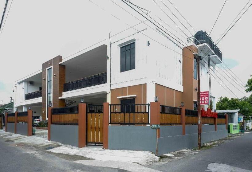 Hotel Reddoorz Near Terminal Tirtonadi 2