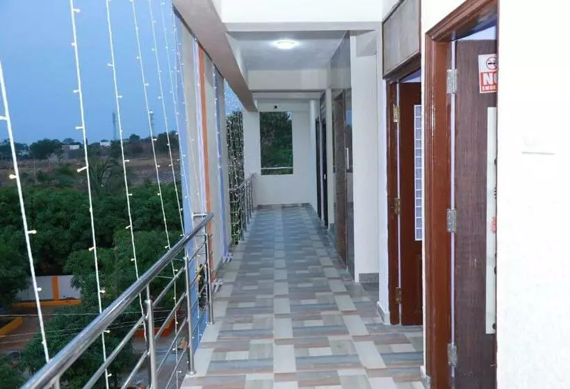 Majatalo Private Room Non Ac At Varun Vihar Near Horsley Hills