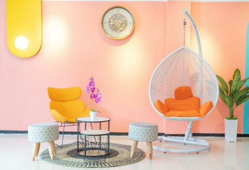 Sans Hotel Queen Batu