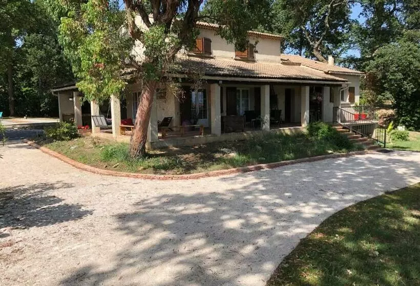 Aamiaismajoitus (B&B) Au Coeur Des Arbres