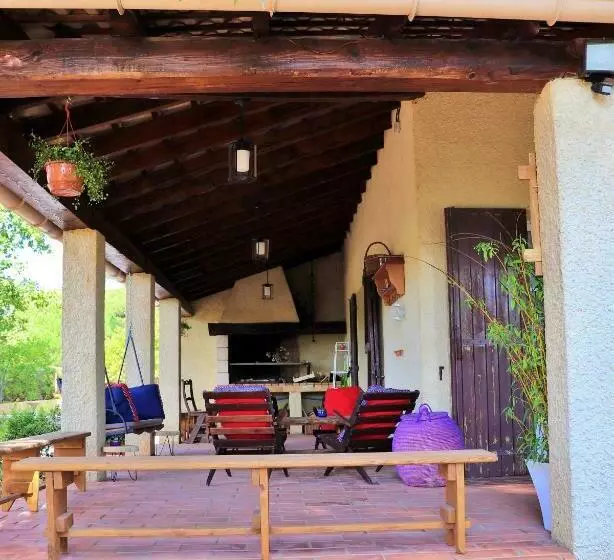 Aamiaismajoitus (B&B) Au Coeur Des Arbres