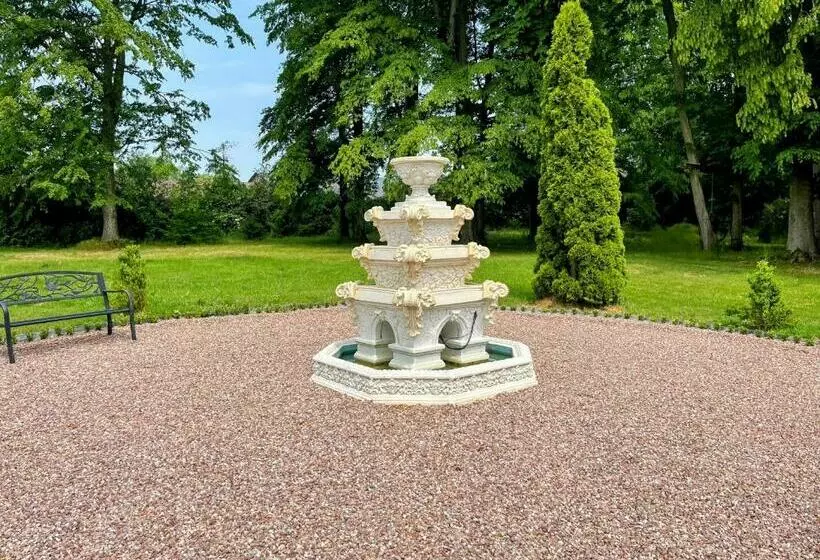 ベッドアンドブレックファースト Château De Moliens