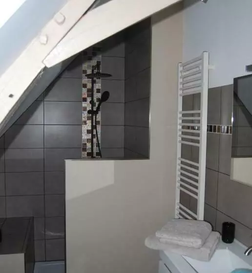 Aamiaismajoitus (B&B) La Ferme Aux Fleurs