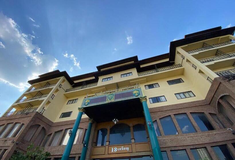 בית מלון כפרי 13 Coins Bang Yai